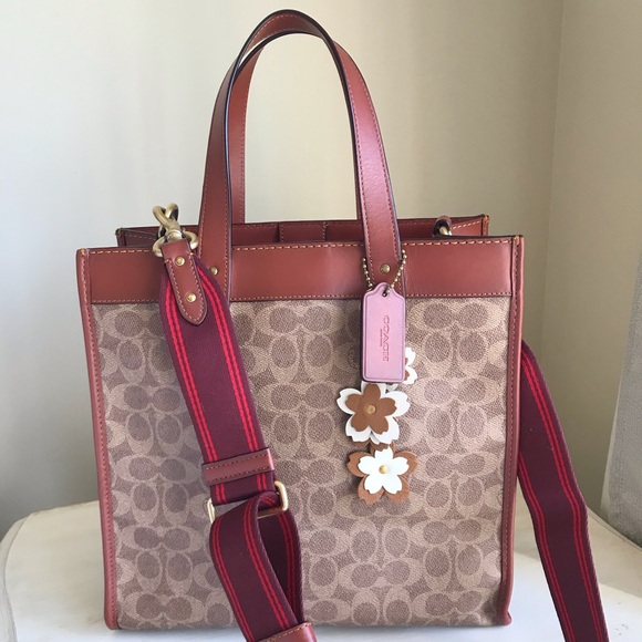 Coach Field Tote Crossbody In Sig Canvas + Leather With Horse And Carriage Print - Picture 1 of 16